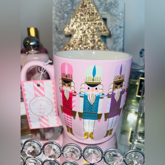 Holiday mug ☕️💞 - Picture 3 of 4